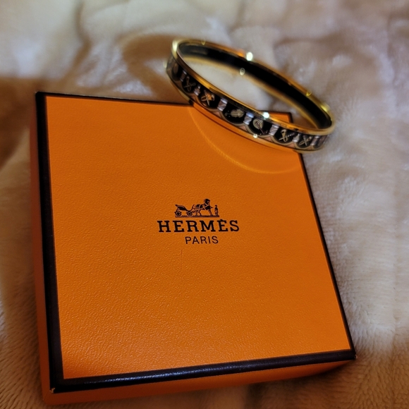 HERMES Cloisonne Bangle Bracelet Black/Gold/Never Worn/ Brand New ❤️ - Picture 1 of 10